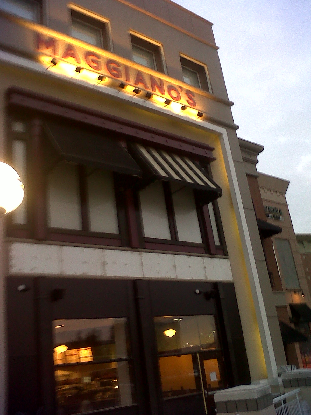 Maggiano's restaurant