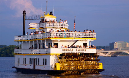 The "Cherry Blossom" sternwheeler on the Potomac
