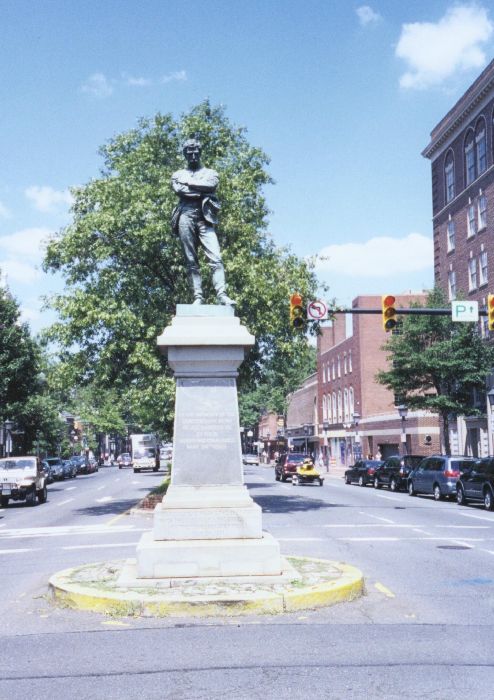 statue
