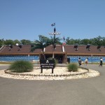 The outside of Pirates Cove Waterpark