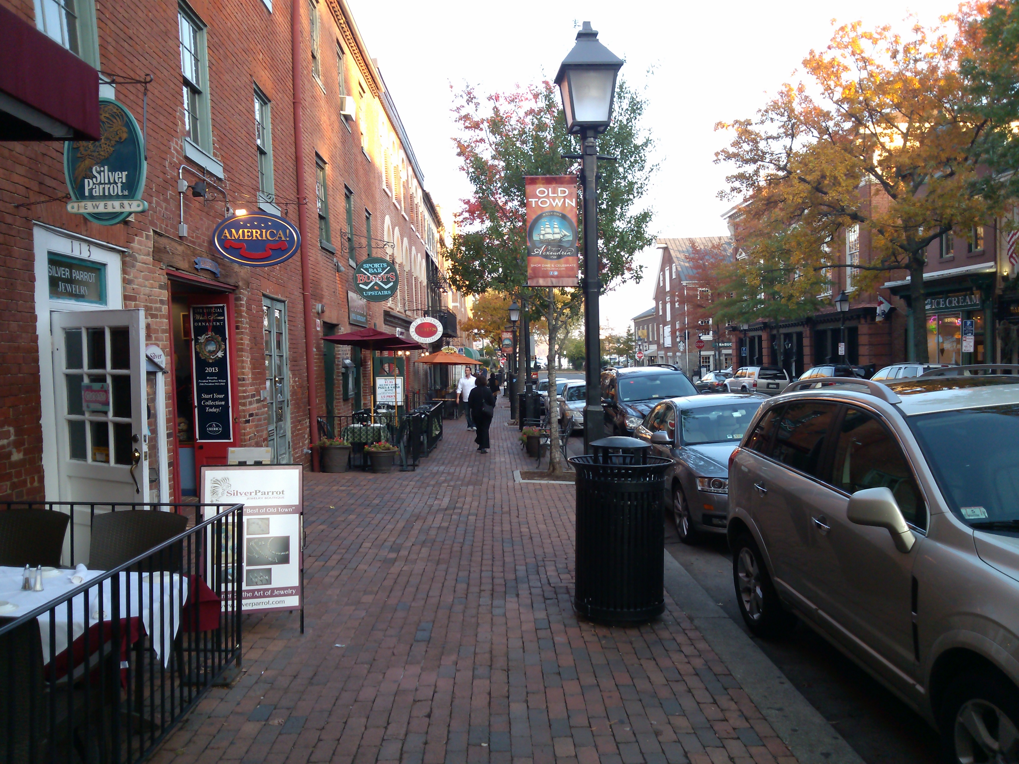 King Street has a free trolley
