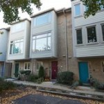 Condo in Rosslyn Mews