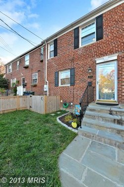 Brick rowhouse in Warwick Village