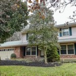 A Single family house in 2304 Creek Dr Alexandria VA 22308