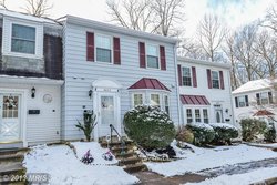 Townhouse in 6043 Sweet Oak Ct Springfield VA 22152