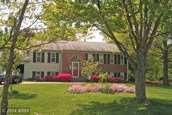 A single family homes at 8009 Point Dr W Springfield VA 22153