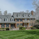 manor with many rooms