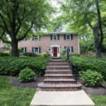 Houses with Large Yard