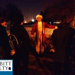 A tour guide tells a ghost story