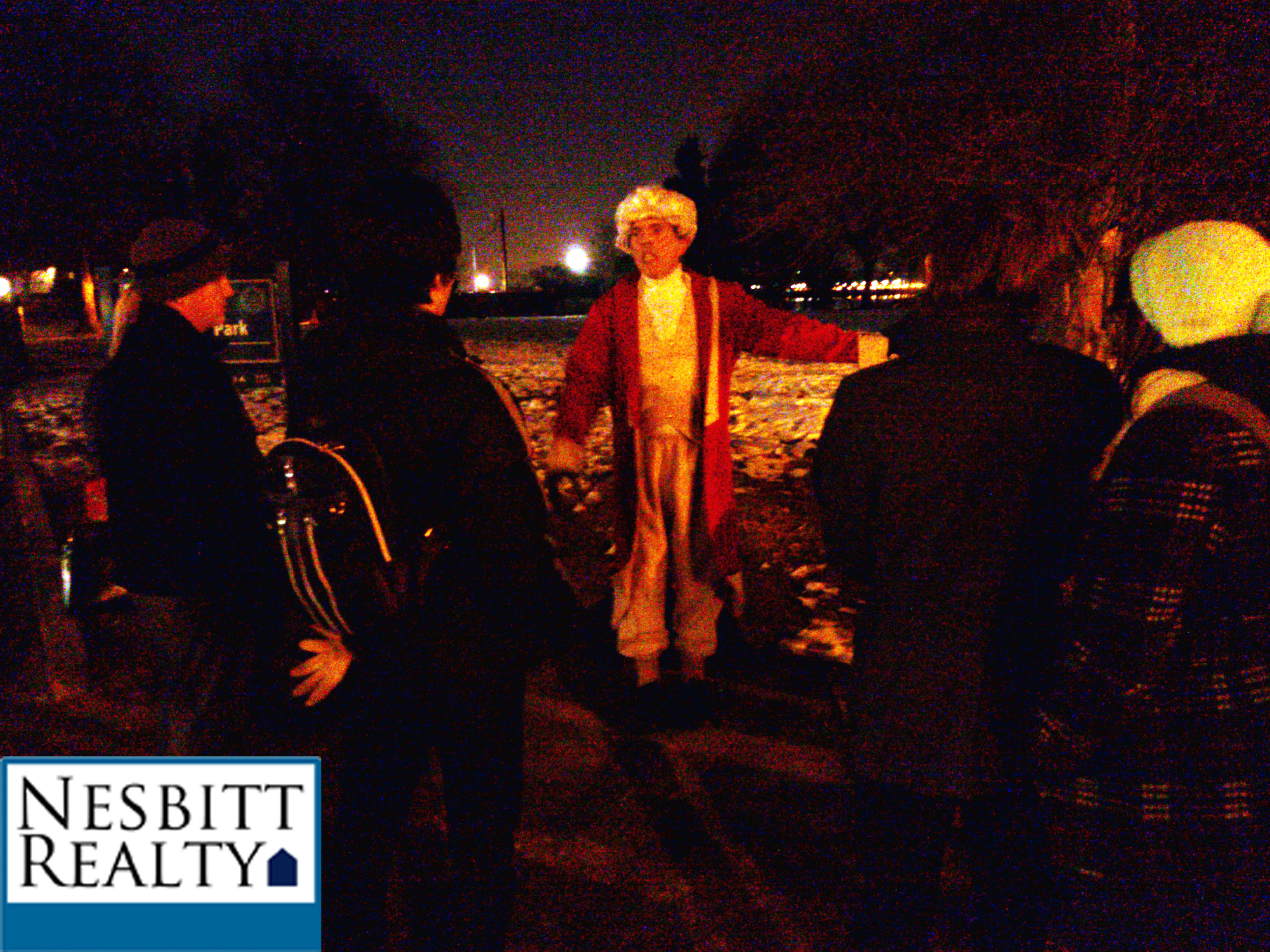 A tour guide tells a ghost story