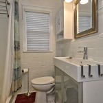 Belle View condo bathroom