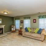 032-Family_Room-1736490-medium