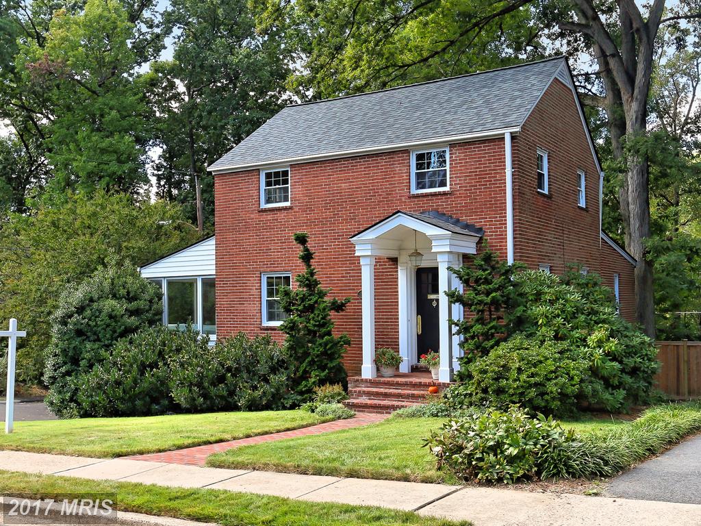 Brick home in Arlington Forest