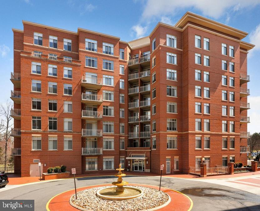 condos at Fair Lakes